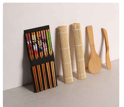 Scopri il nostro Sushi Set in Legno, ideale per portare l'autentica esperienza giapponese a casa tua. Realizzato in legno di alta qualità, include tutto il necessario per preparare e servire sushi con stile, rendendo ogni pasto un'occasione speciale.